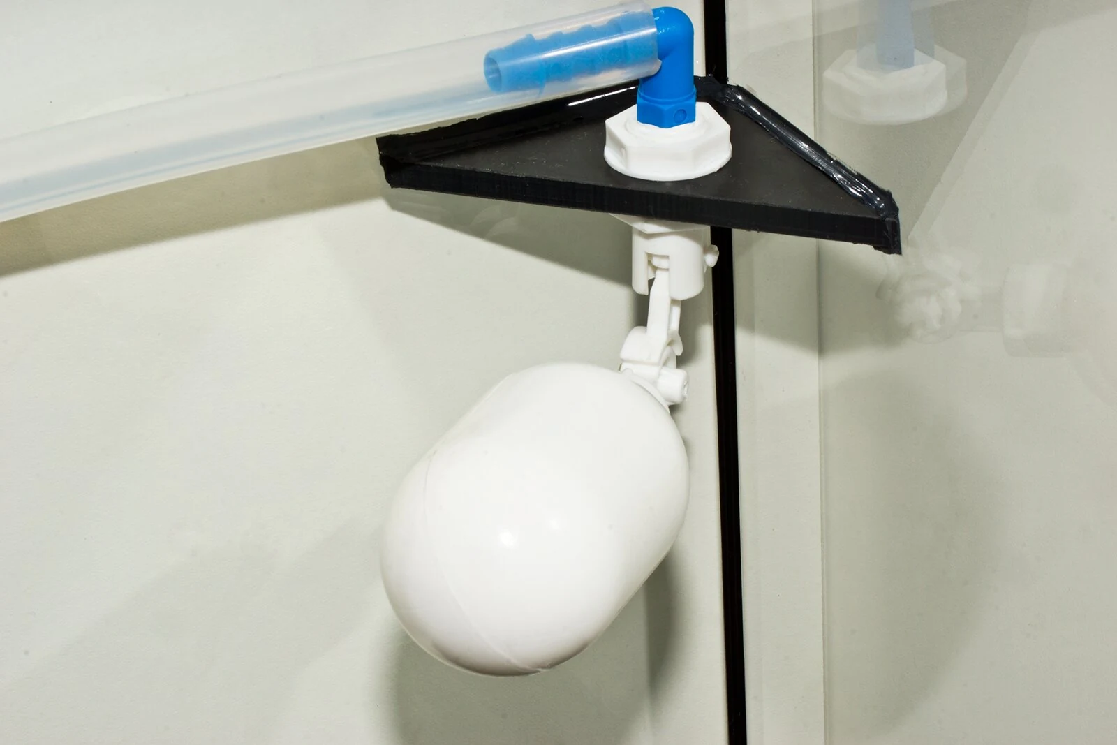 Aqua Medic Armatus Lagoon 300 – Rahmenloses Korallenaquarium mit Unterschrankfiltersystem