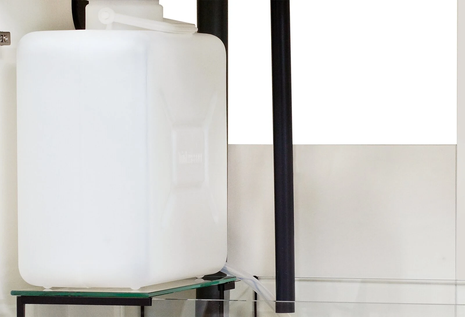 Aqua Medic Armatus Lagoon 300 – Rahmenloses Korallenaquarium mit Unterschrankfiltersystem