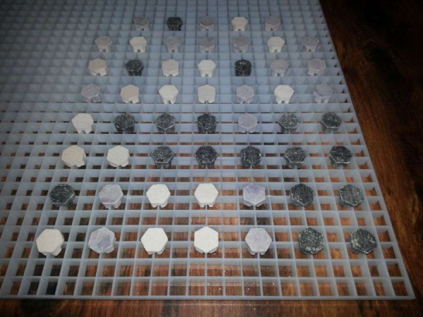 Lichtrasterplatte Bundle + 50 Stück Frag Plugs Ablegersteine